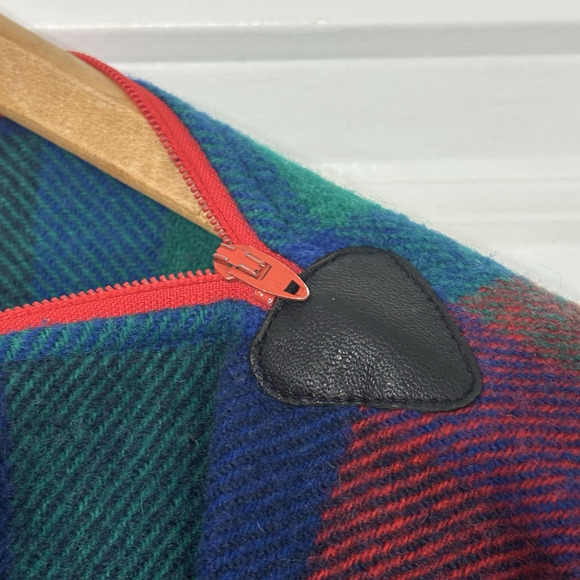 Vtg PENDLETON Womens Tartan Plaid Wool Zip Up Poncho Blanket Cape USA Knockabout - Picture 4 of 13